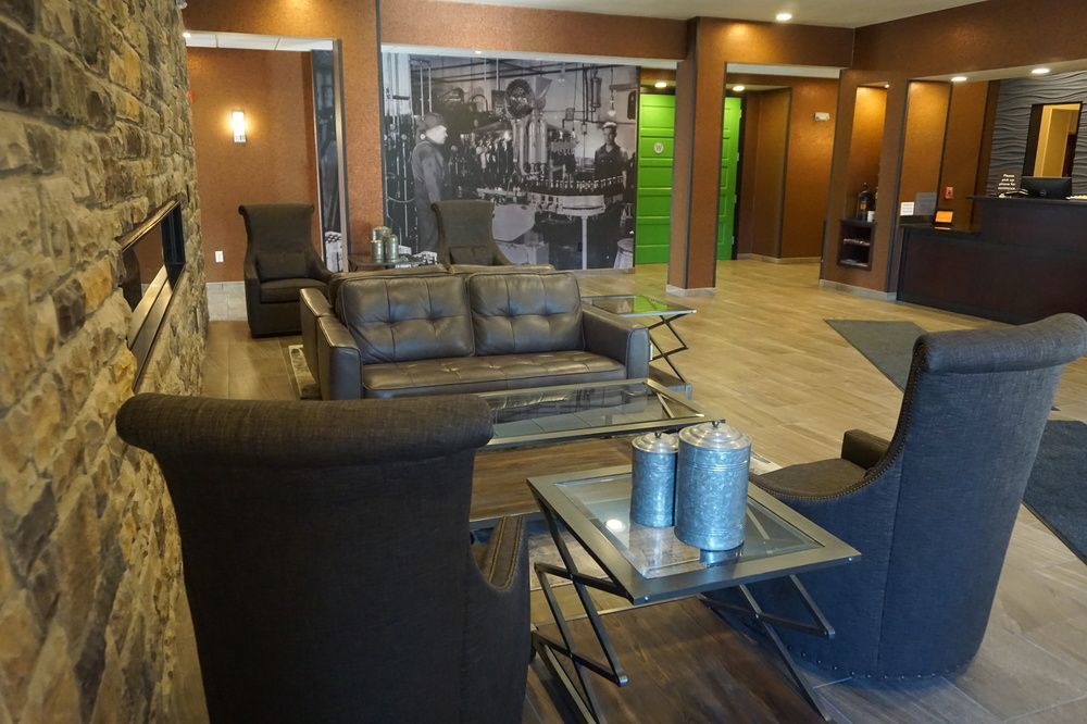 Cobblestone Hotel & Suites - شبوا فولز المظهر الخارجي الصورة
