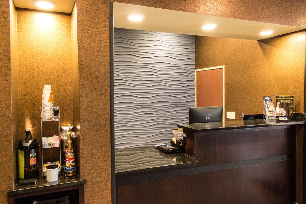 Cobblestone Hotel & Suites - شبوا فولز المظهر الخارجي الصورة