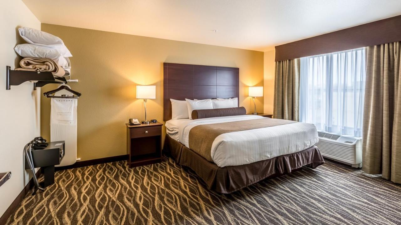 Cobblestone Hotel & Suites - شبوا فولز المظهر الخارجي الصورة